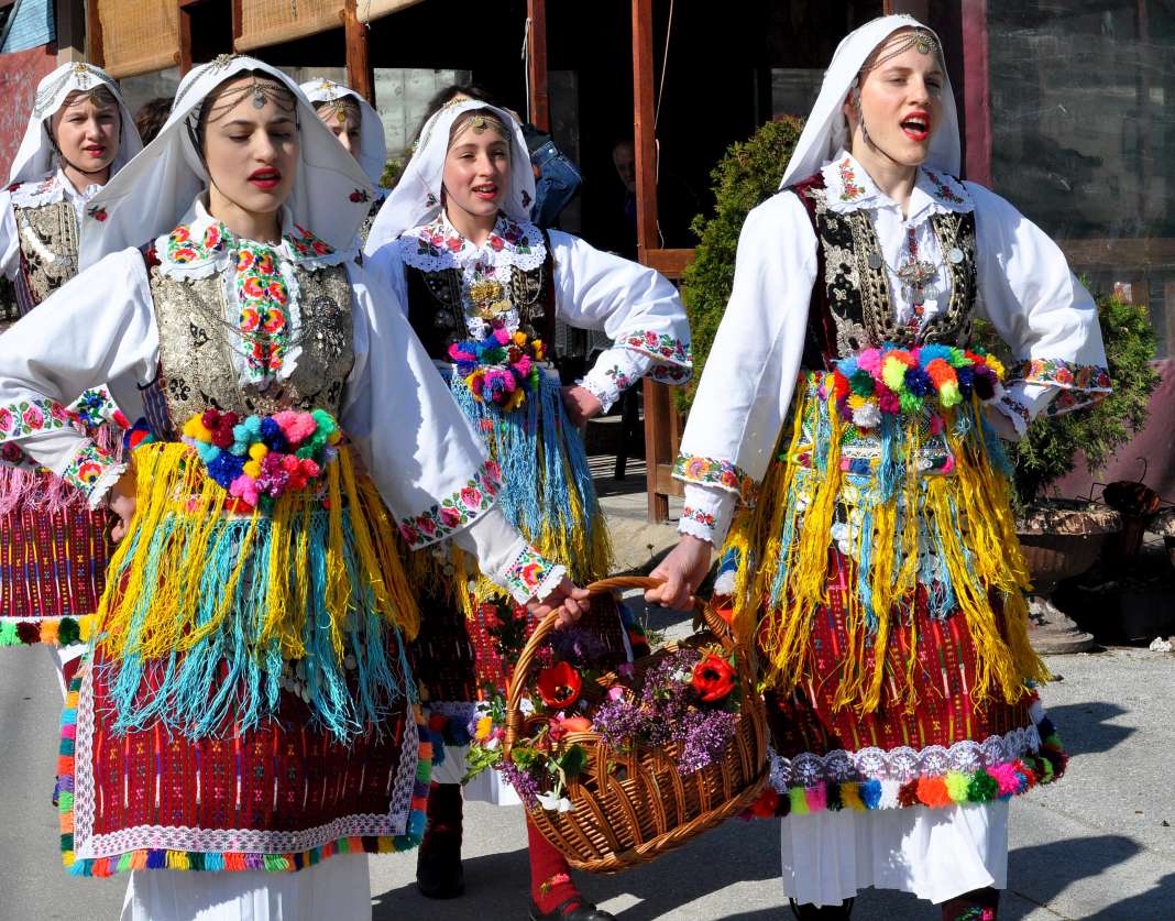 Да се зачува традиционалниот женски обред Лазарки - Нова Македонија