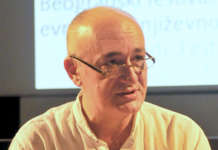 Зошто раскинав со Софи