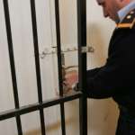 Ножеви, телефони, пари и психотропни супстанции пронајдени во штипскиот затвор